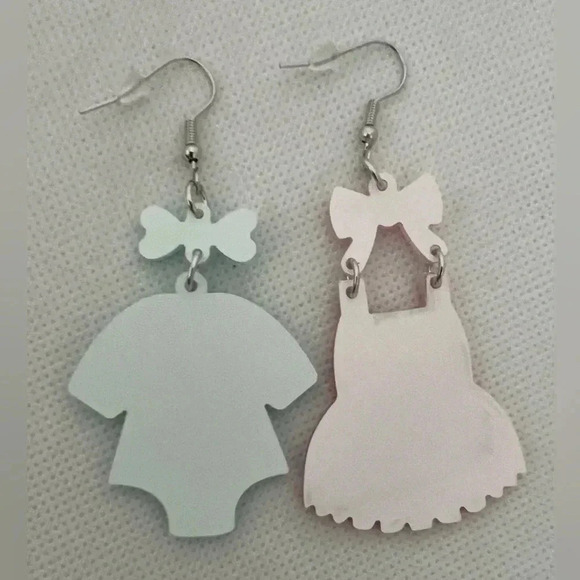 Boy & Girl | dangle earring set. - Picture 5 of 12